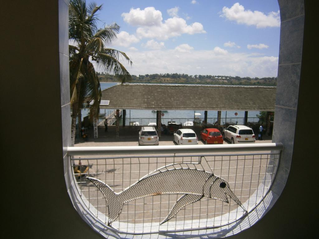 מומבסה Tudor Water Sports Hotel מראה חיצוני תמונה