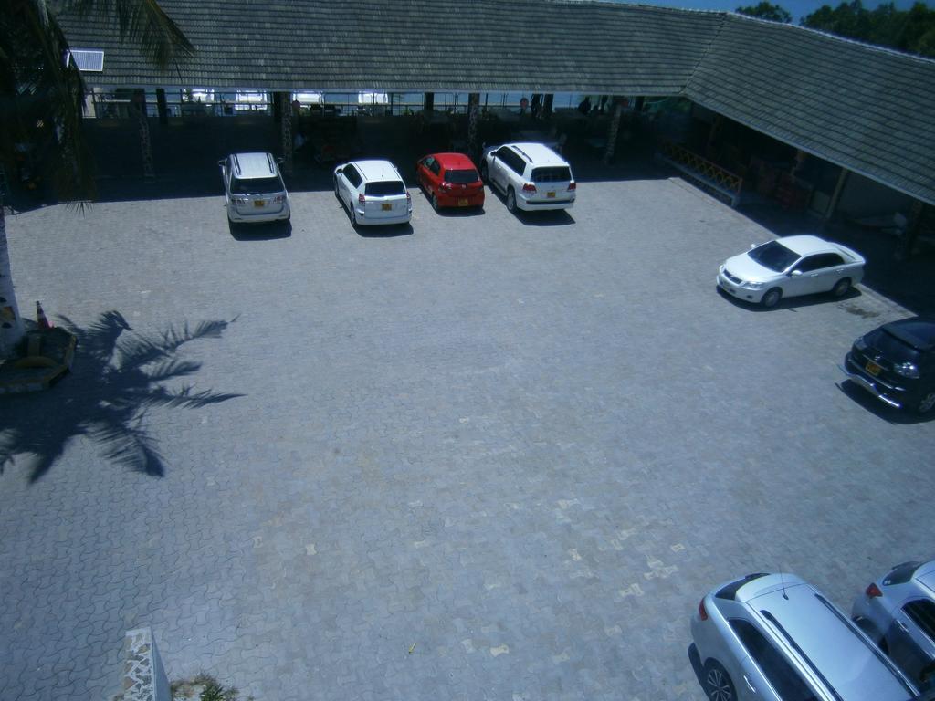 מומבסה Tudor Water Sports Hotel מראה חיצוני תמונה