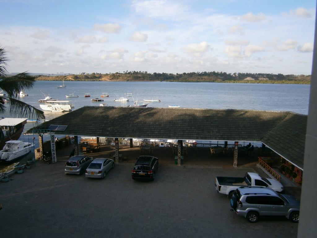 מומבסה Tudor Water Sports Hotel מראה חיצוני תמונה