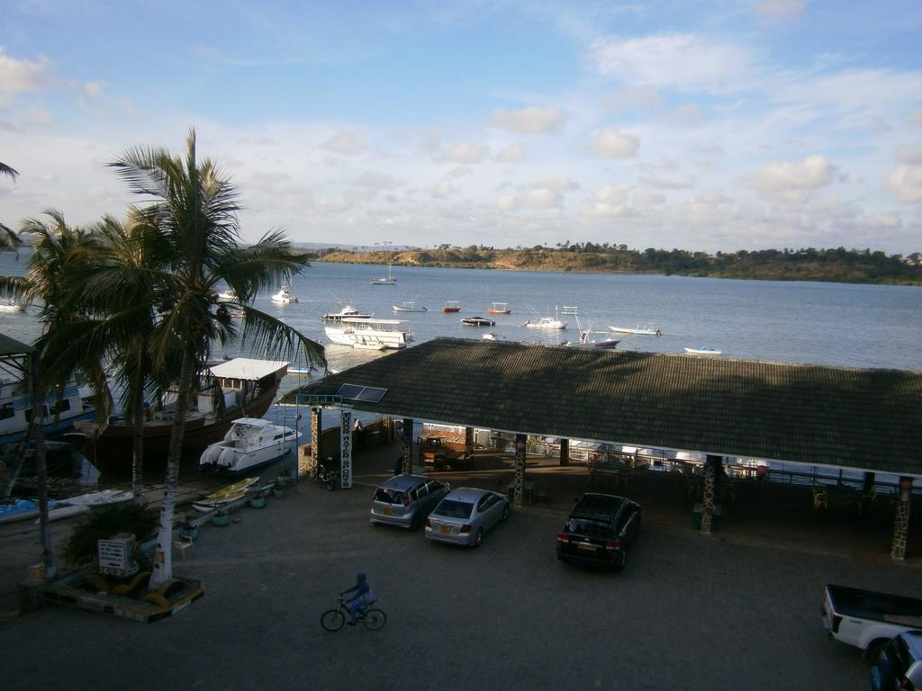 מומבסה Tudor Water Sports Hotel מראה חיצוני תמונה